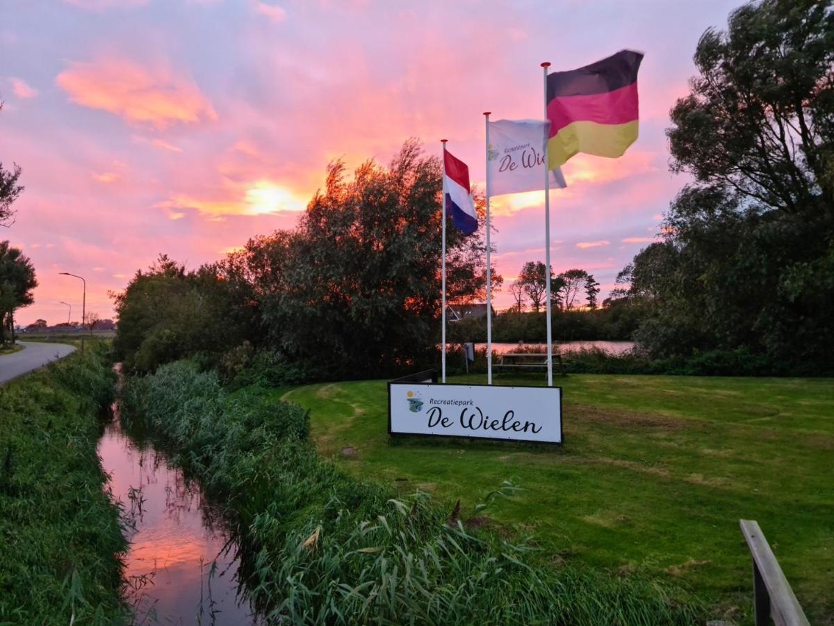 556 Op Recreatiepark De Wielen Chalet *