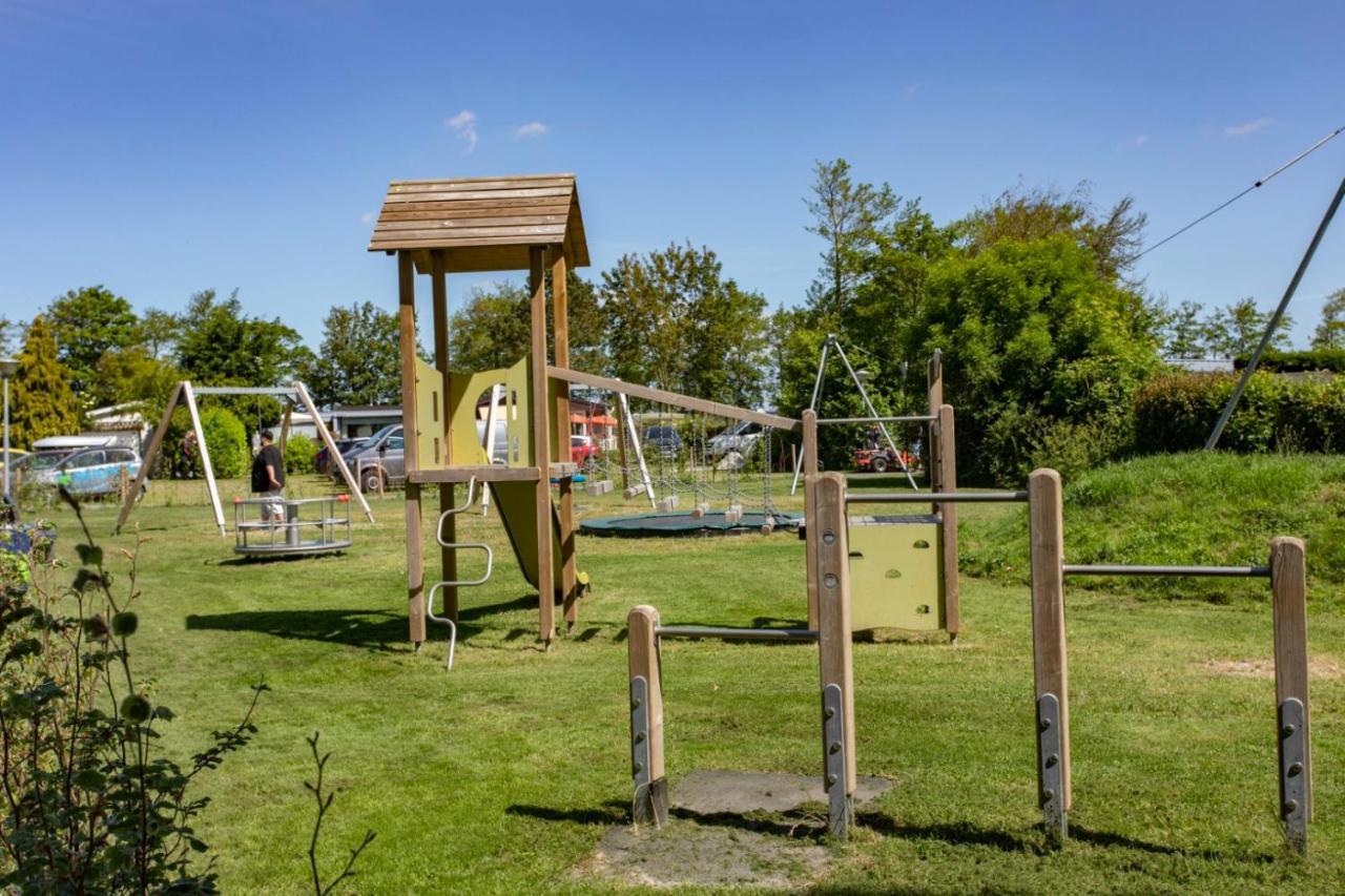 556 Op Recreatiepark De Wielen Sint Maarten